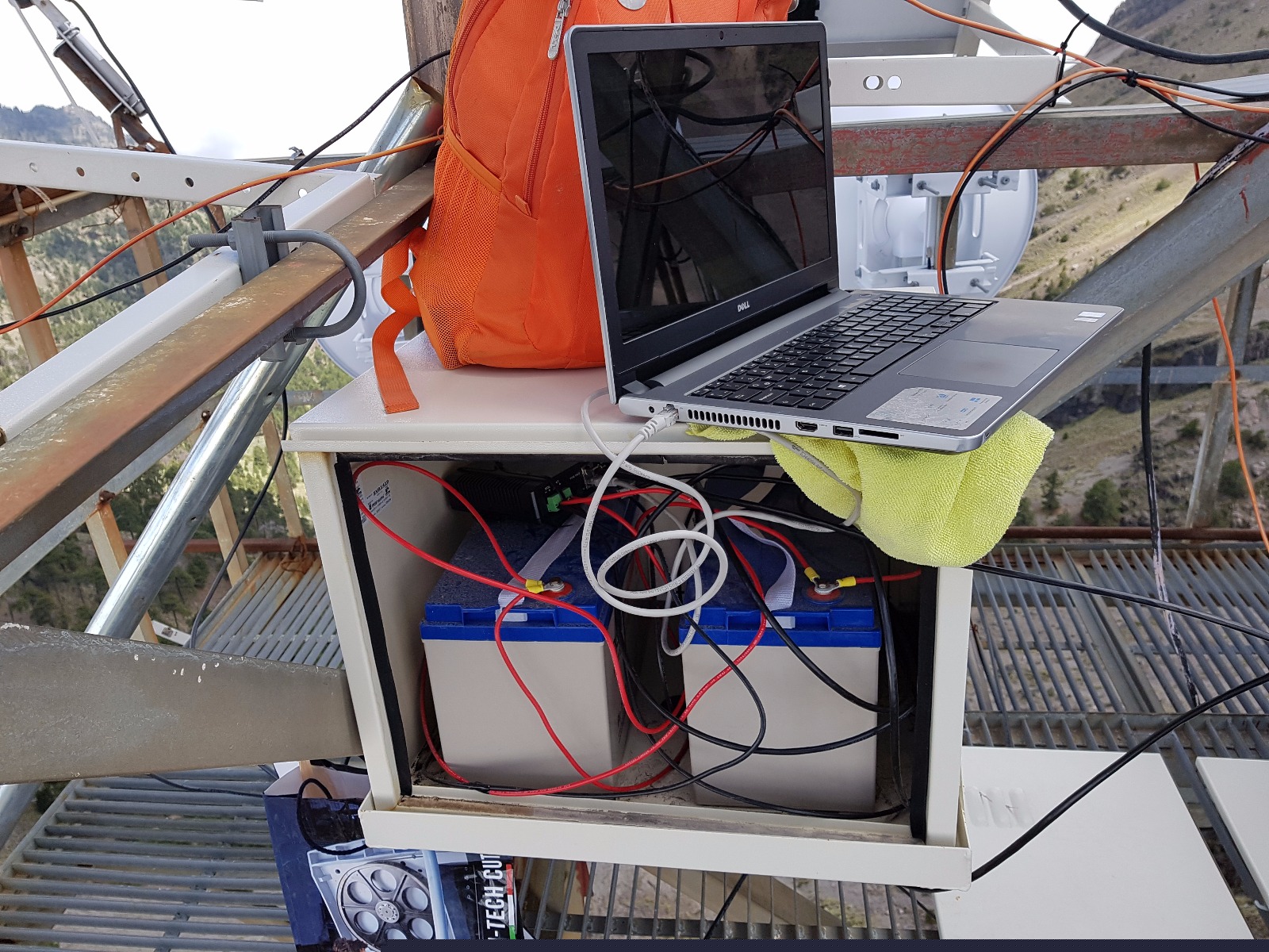 Instalación de enlace de microondas TISCOM